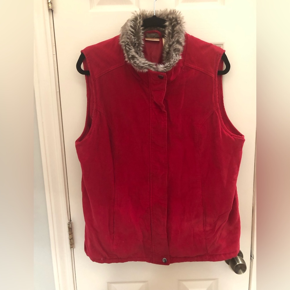 Women’s faux fur collar vest